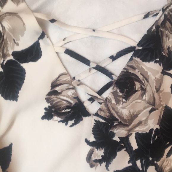 black and white floral dress - Picture 6 of 7